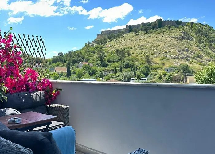 Castleview Suites